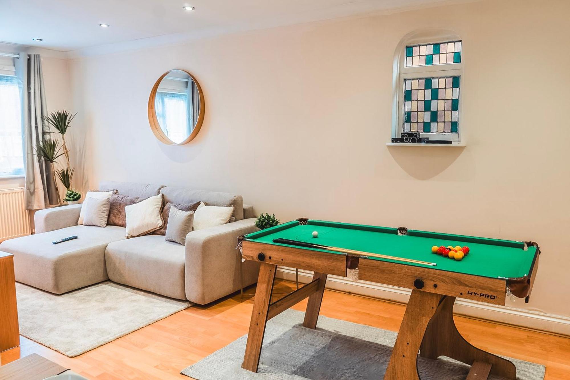 Apartment 2 Bed Flat With Driveway 10 Mins To Wembley Stadium London